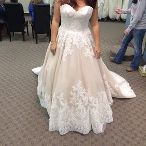 Wedding dress